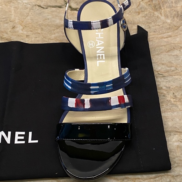 CHANEL SANDALS - Picture 8 of 15